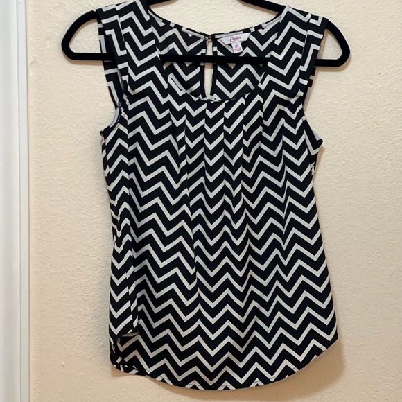 TWO‼️‎ Candies Chevron Tops - Picture 3 of 5